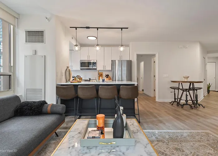 The Bernardin Gold Coast Luxury Near Magnificent Mile Apartment *
