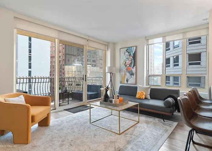 The Bernardin Gold Coast Luxury Near Magnificent Mile Apartment