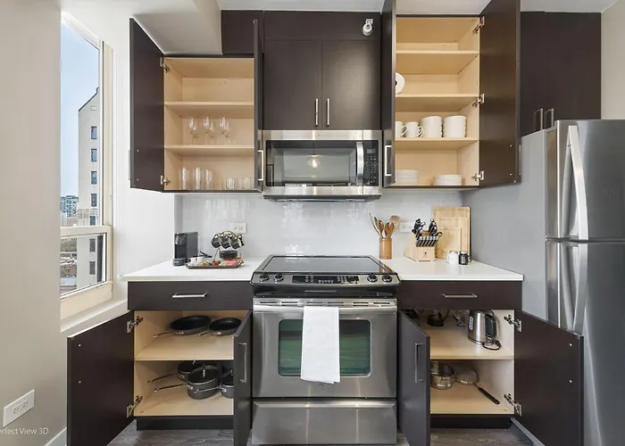 The Bernardin Gold Coast Luxury Near Magnificent Mile