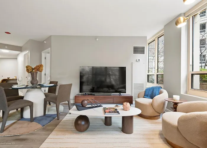 The Bernardin Gold Coast Luxury Near Magnificent Mile Apartment