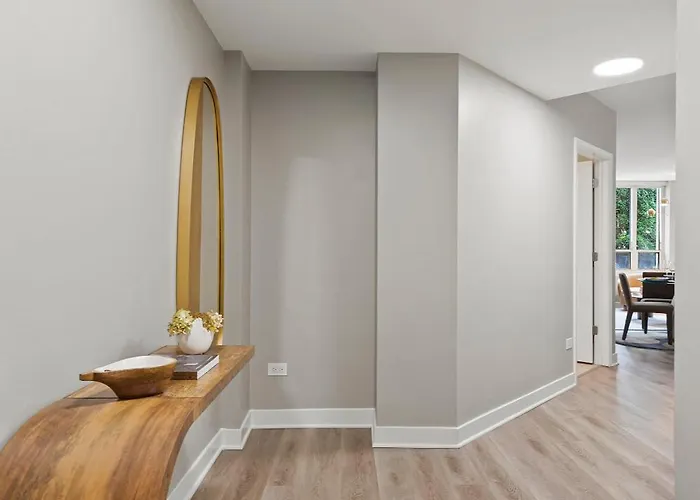 Apartment The Bernardin Gold Coast Luxury Near Magnificent Mile