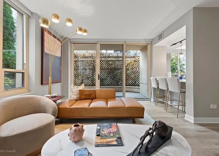 The Bernardin Gold Coast Luxury Near Magnificent Mile Apartment *