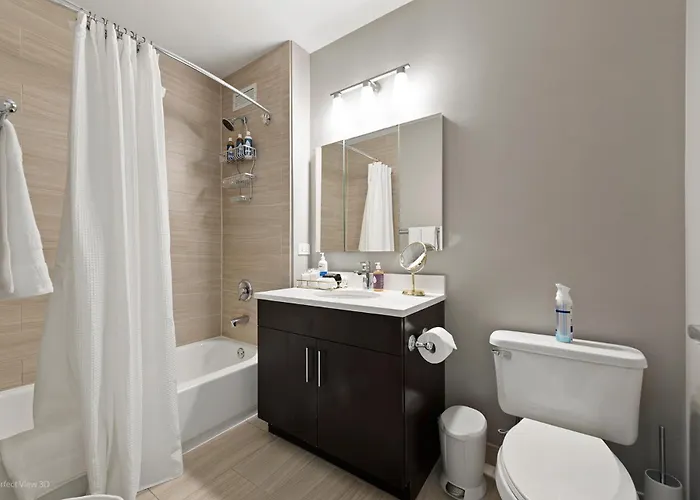 The Bernardin Gold Coast Luxury Near Magnificent Mile